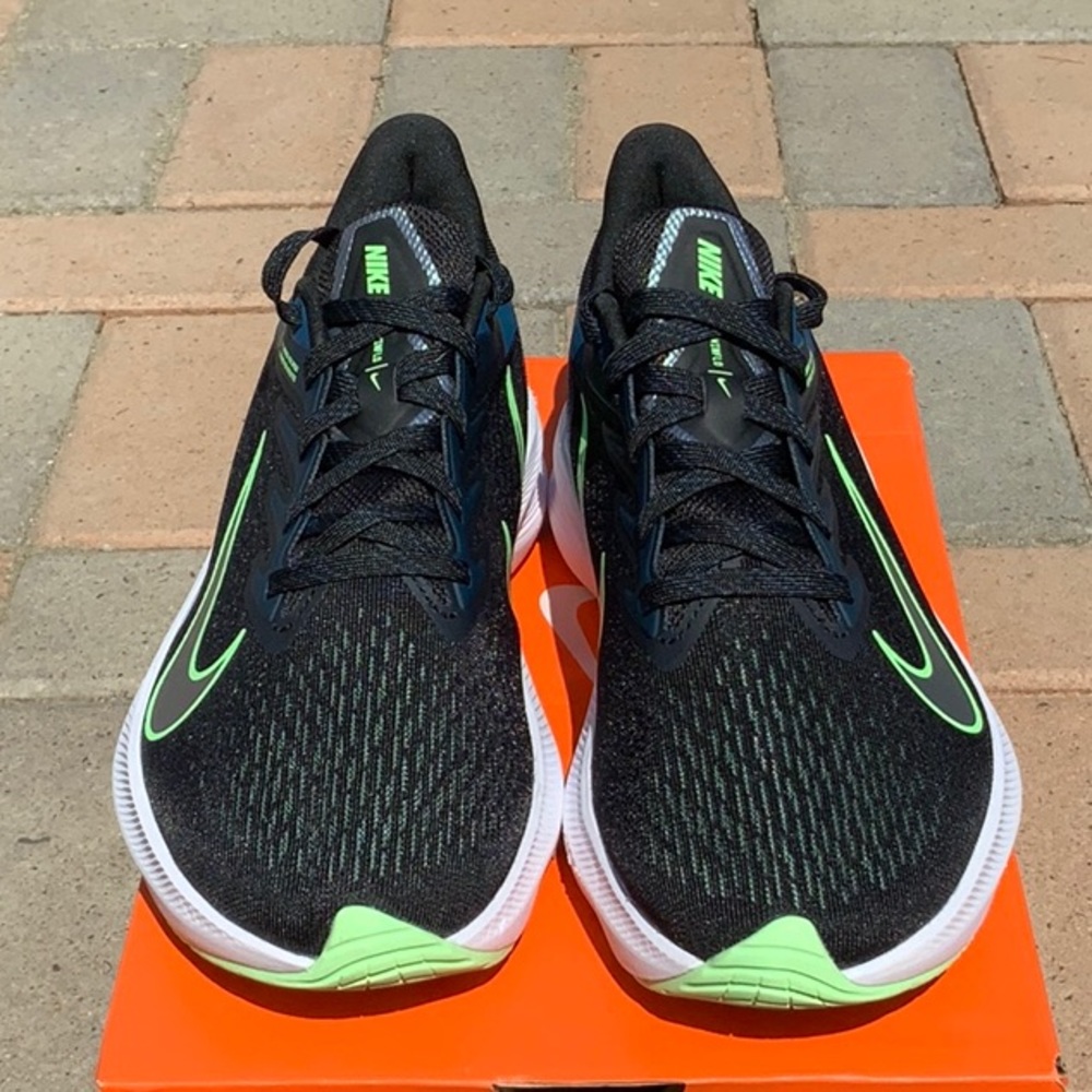 NIKE ZOOM 🏎👟  🏎 WINFLO 7 SZ 8M WOMENS 🏎🌈👟!!